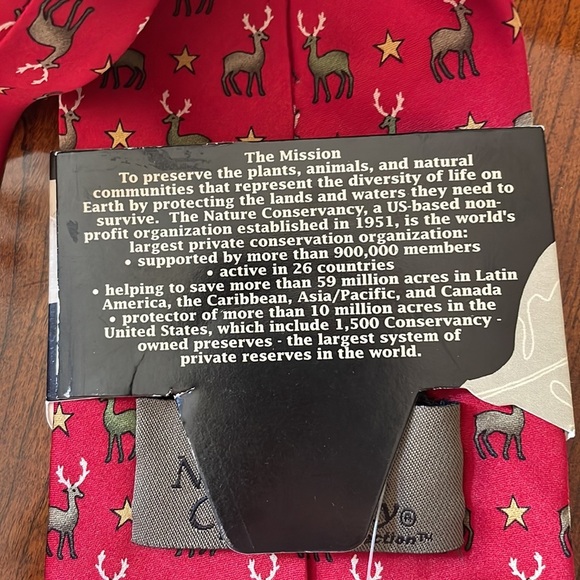 NWT The Nature Conservancy Pampas Deer 100% Silk holiday Christmas MENS tie Red - Picture 5 of 8